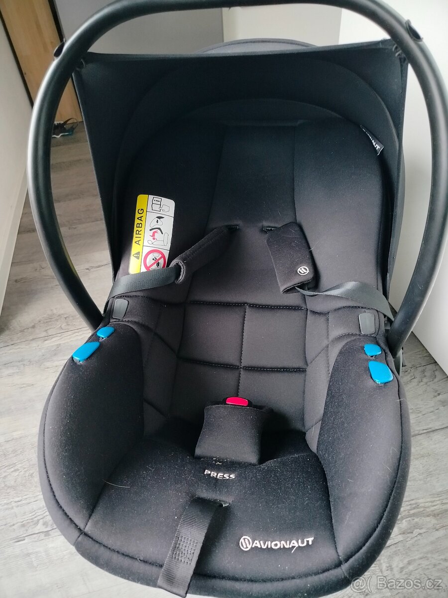 Autosedačka Avionaut Pixel + základna - 7