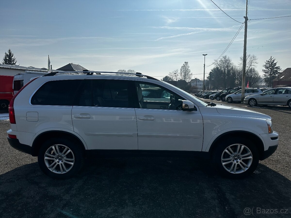 VOLVO XC90 2,4D5 - MOMENTUM - 7 MÍST - SERVIS - 7