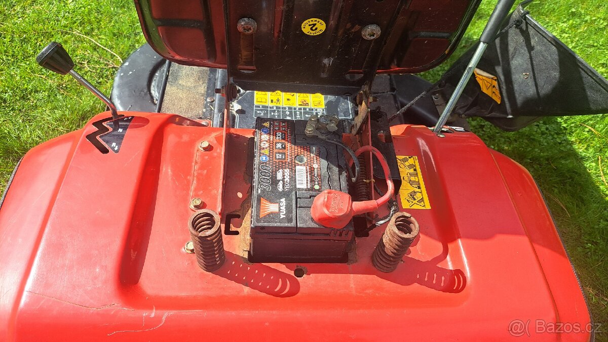 Zahradní traktor ( traktůrek ) MTD - 7