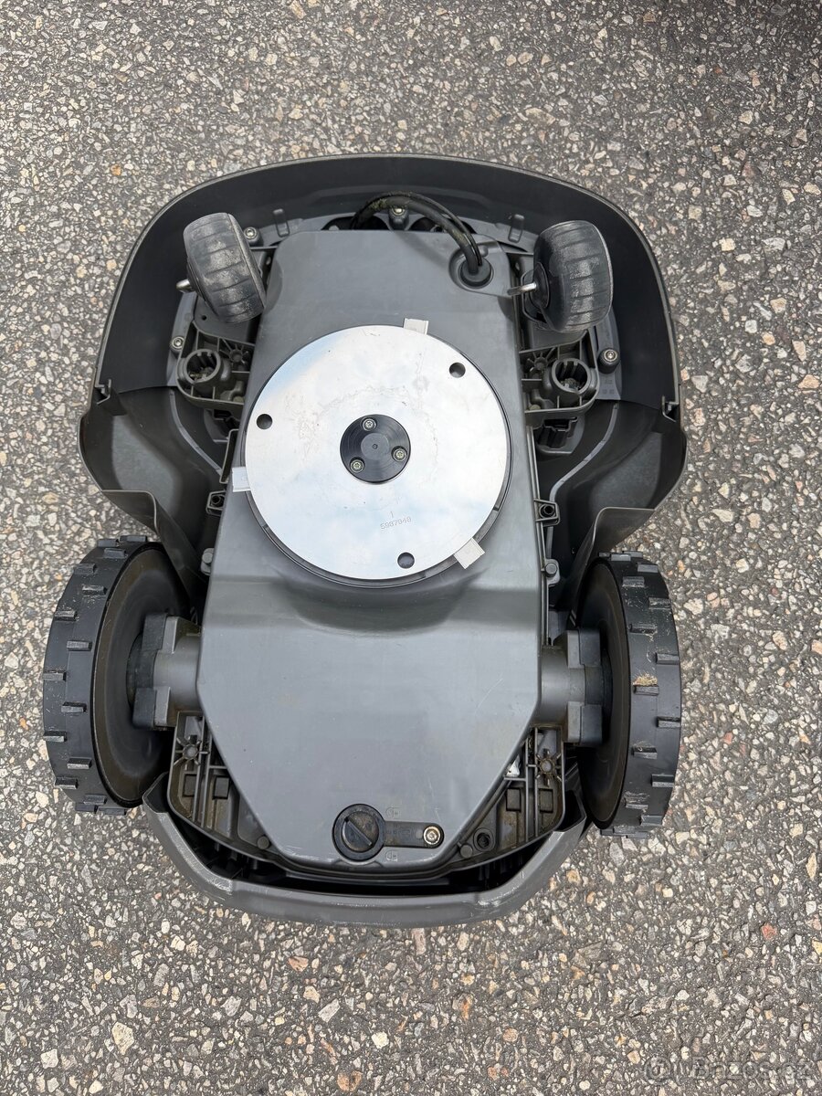 Robotická sekačka Husqvarna 405X - 7