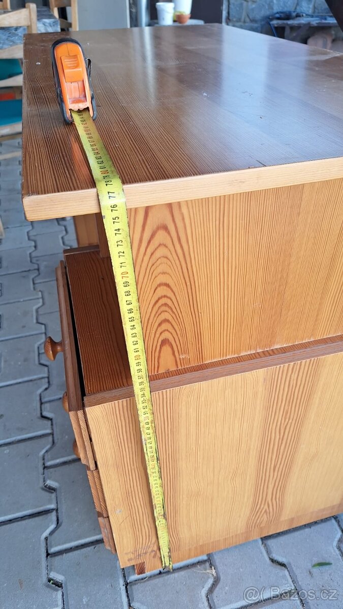 Dřevěný psací stůl - 7