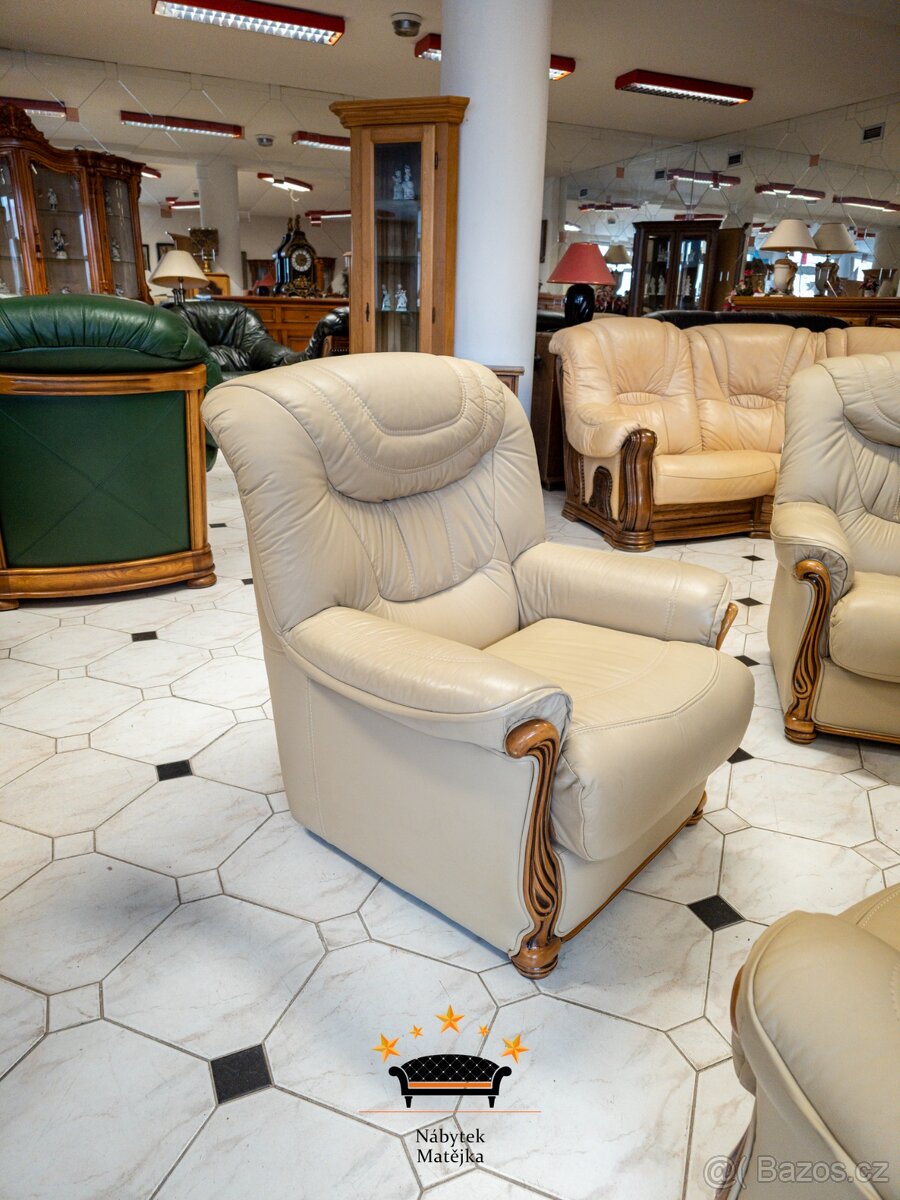 Italská sedací souprava 3+1+1 - super stav - 7