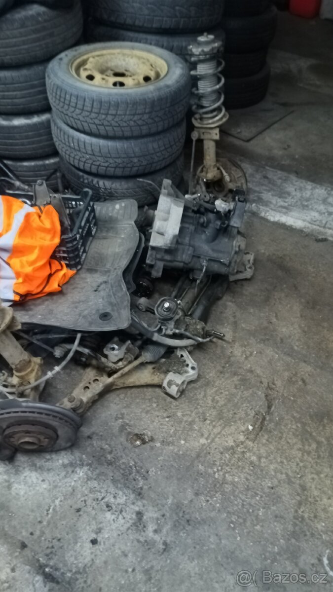 Škoda fabia 1,2 HTP díly - 7