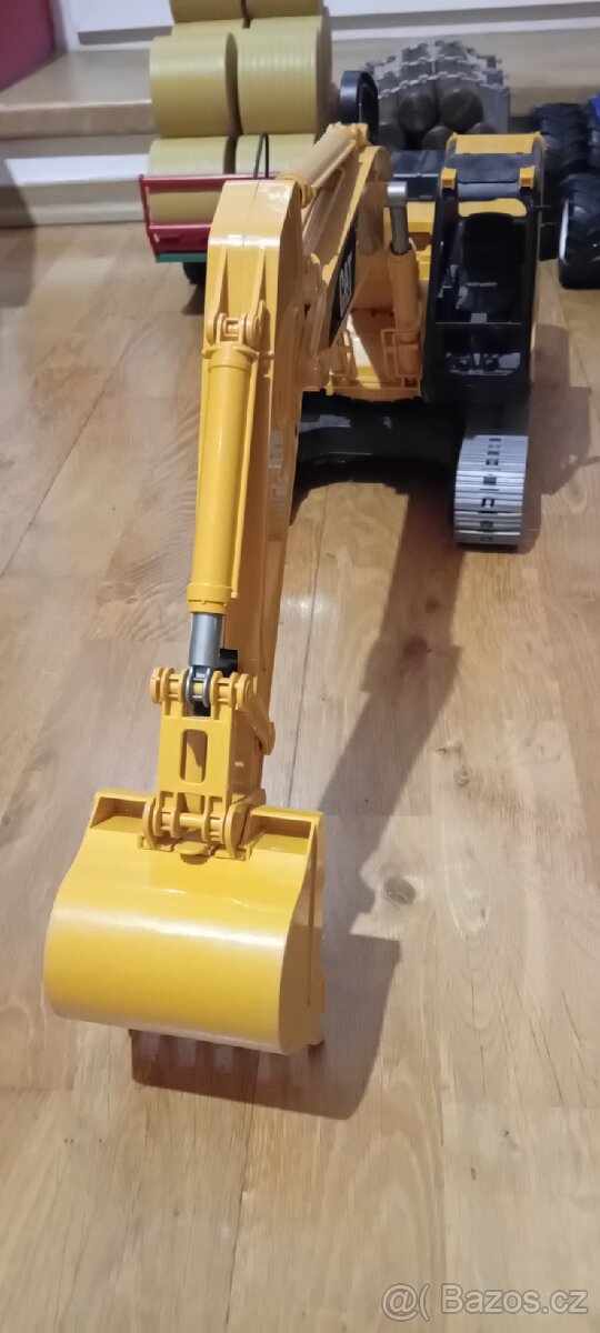 Pásový bagr Caterpillar Brudr - 7
