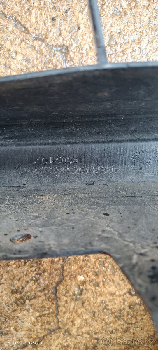 Prodám přední nárazník Mazda CX3 - 7