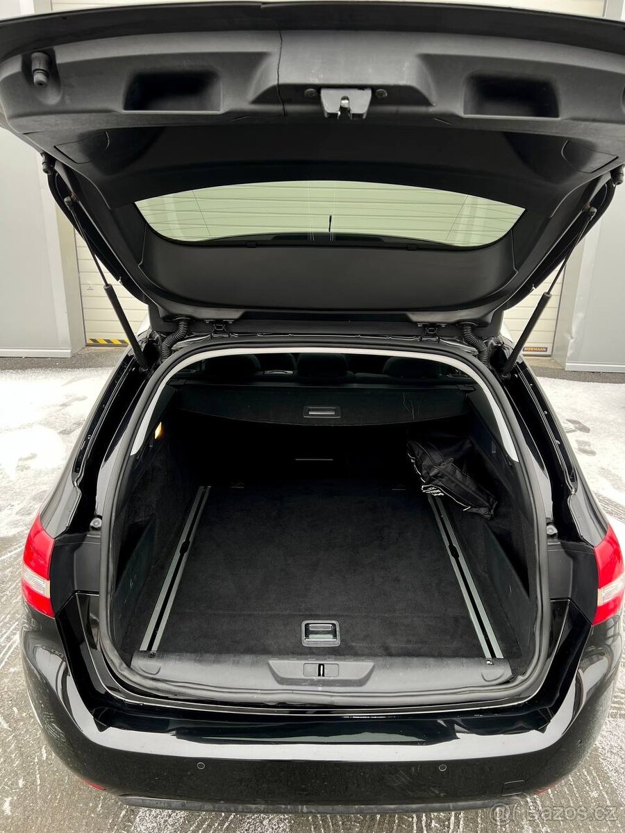 PEUGEOT 308 KOMBI 1.2 PURETECH 110 MANUÁL 2015 BEZ POŠKOZENÍ - 7