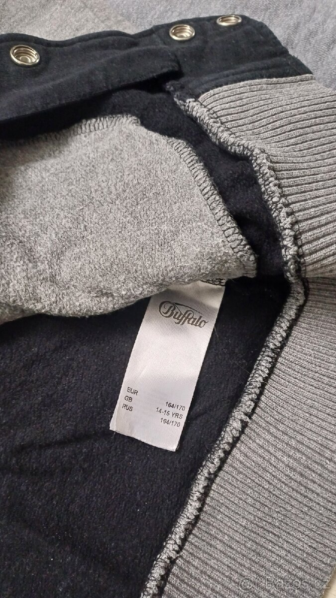 Kargo kalhoty zn. Zara + 2× mikiny - 7