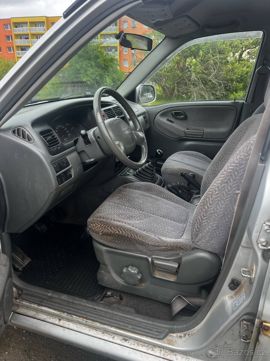 Suzuki Grand Vitara 2.0TD - 7