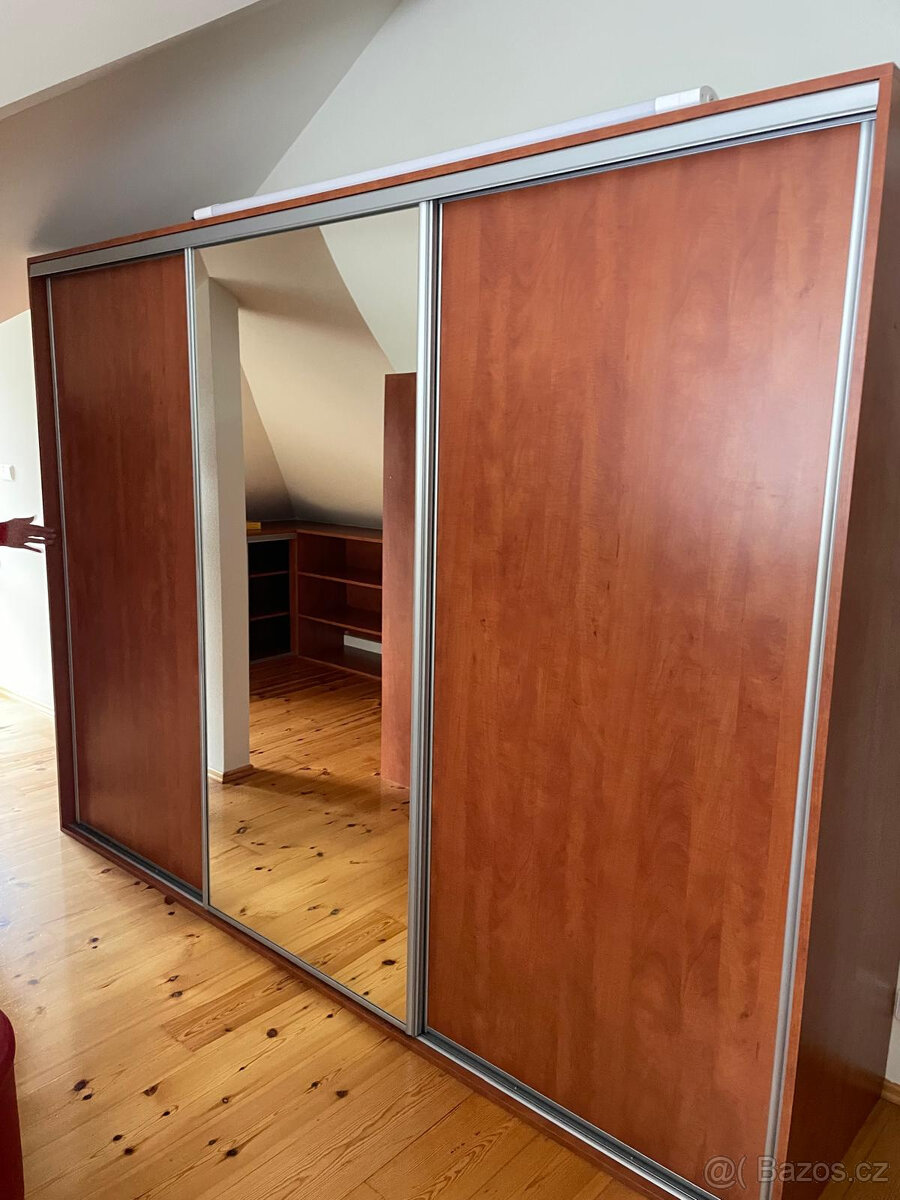 Skříně vestavěné 6 ks - 7