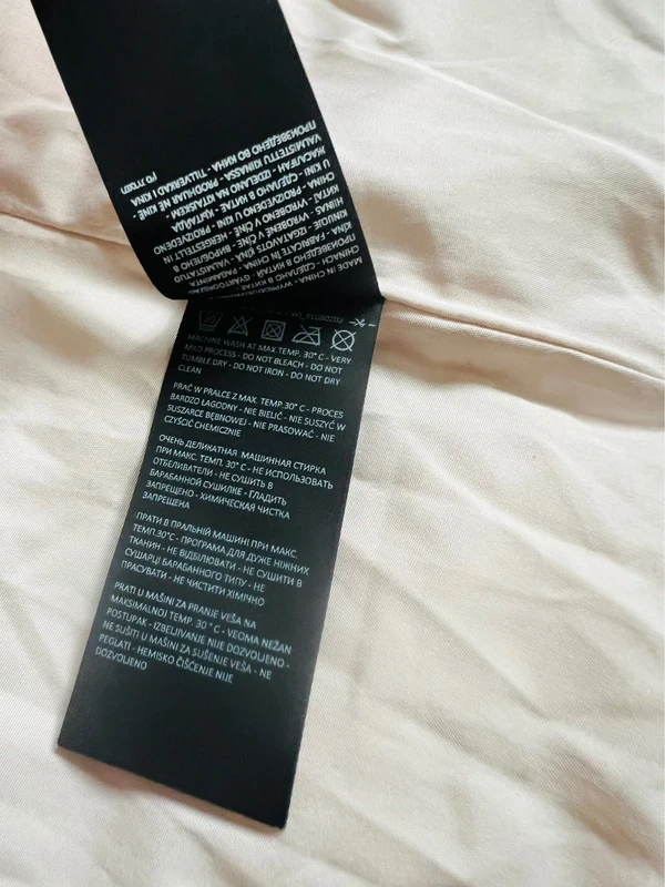 Reserved krásná luxusní moderní bunda s velkou kapucí - 7