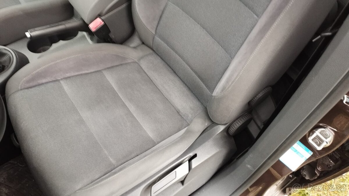 VW Touran1.6 TDI 77kw rok výroby 2012 - 7