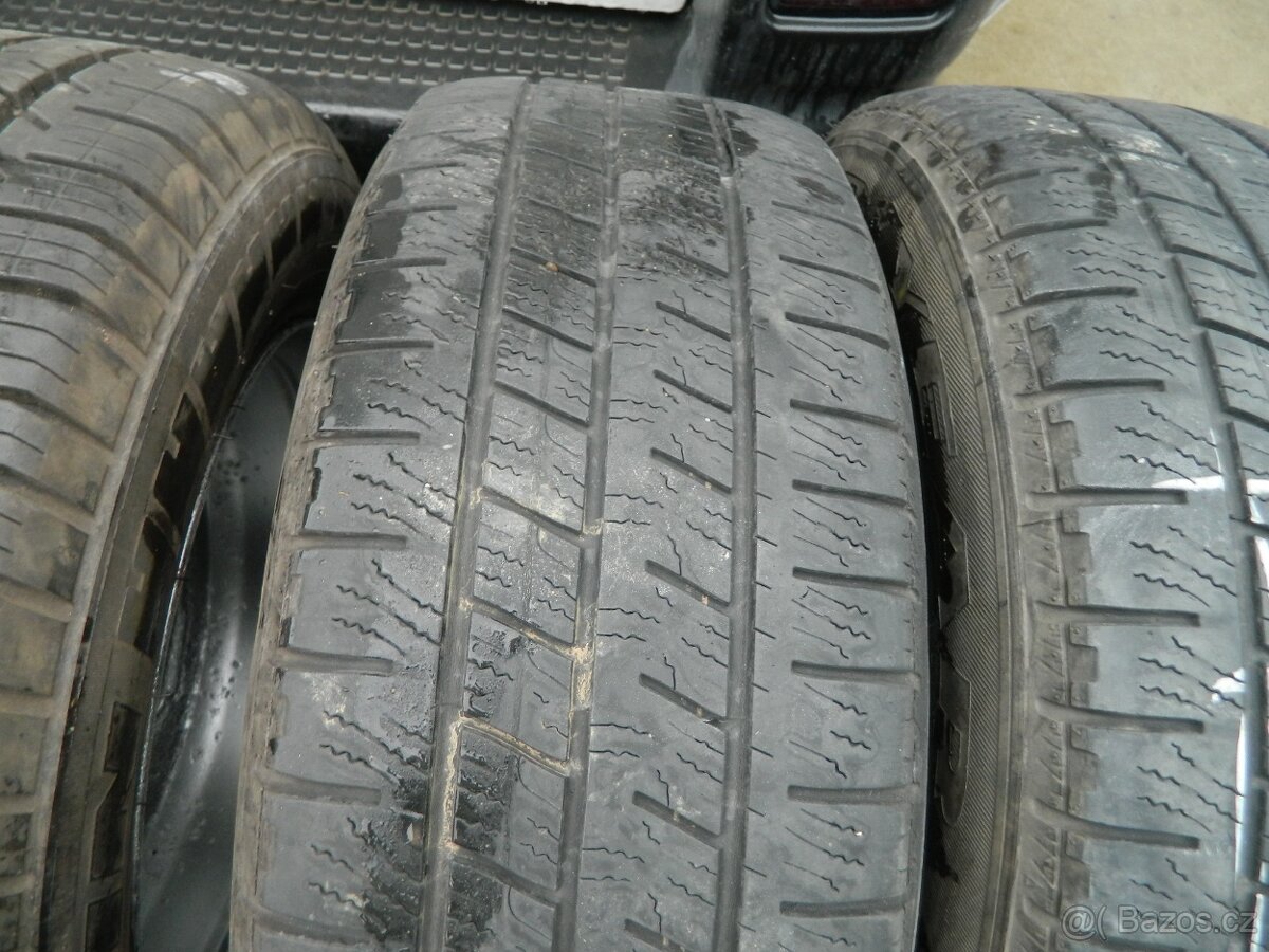 kola ford Transit + pneu R15C - 7