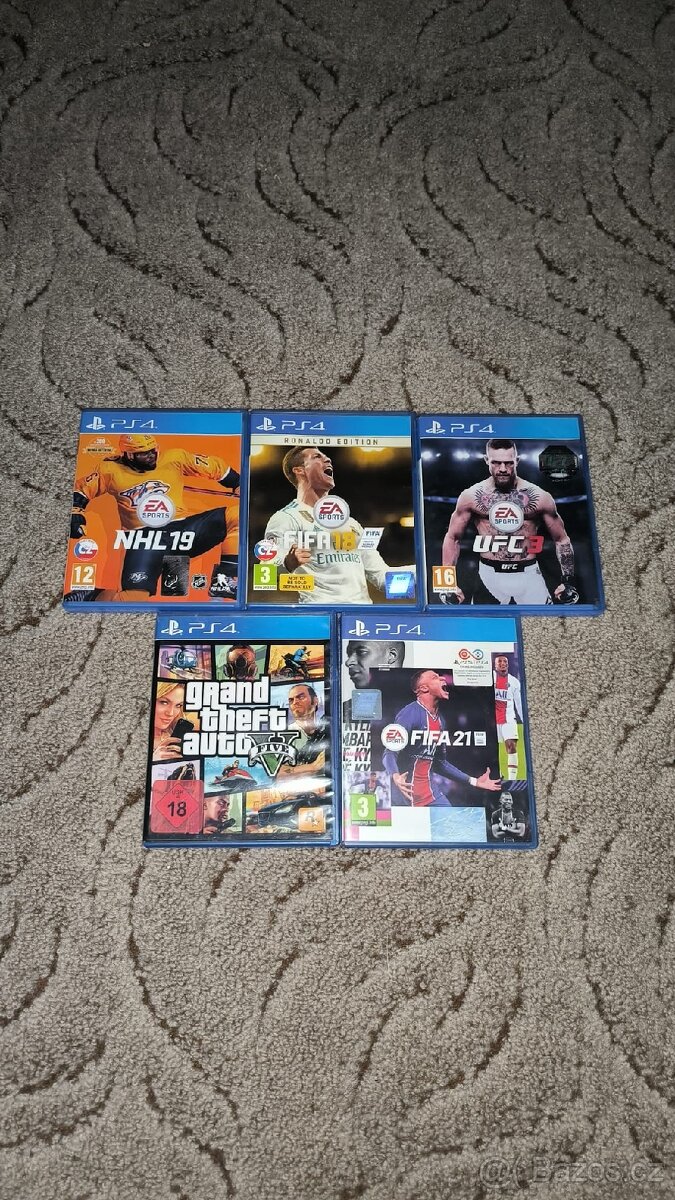 PS4 s ovladačem - 7