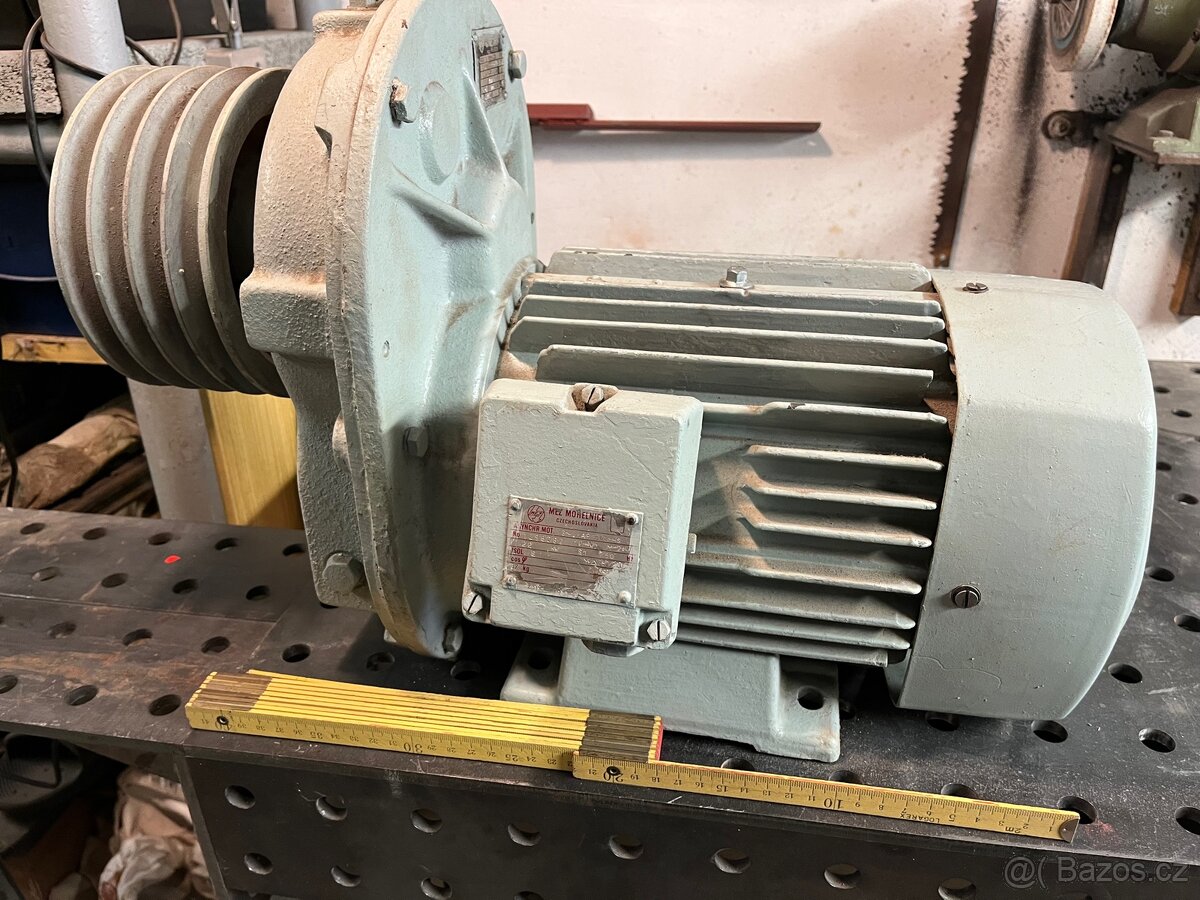 Elektromotor s převodovku - 7