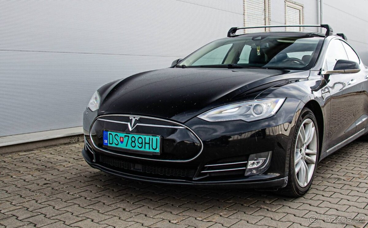 Tesla Model S 85 Free Supercharger - 7
