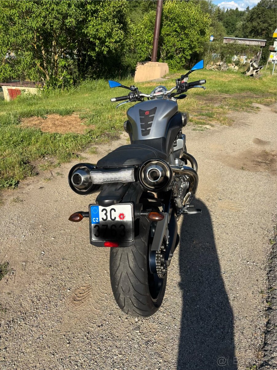 Yamaha MT 01 - 7