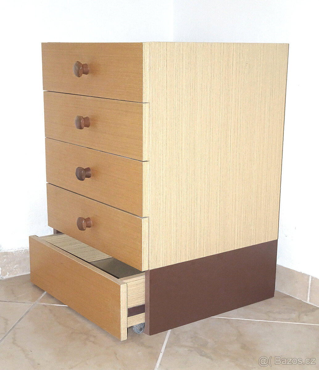 Nabízím praktickou skříňku se zásuvkami - 7