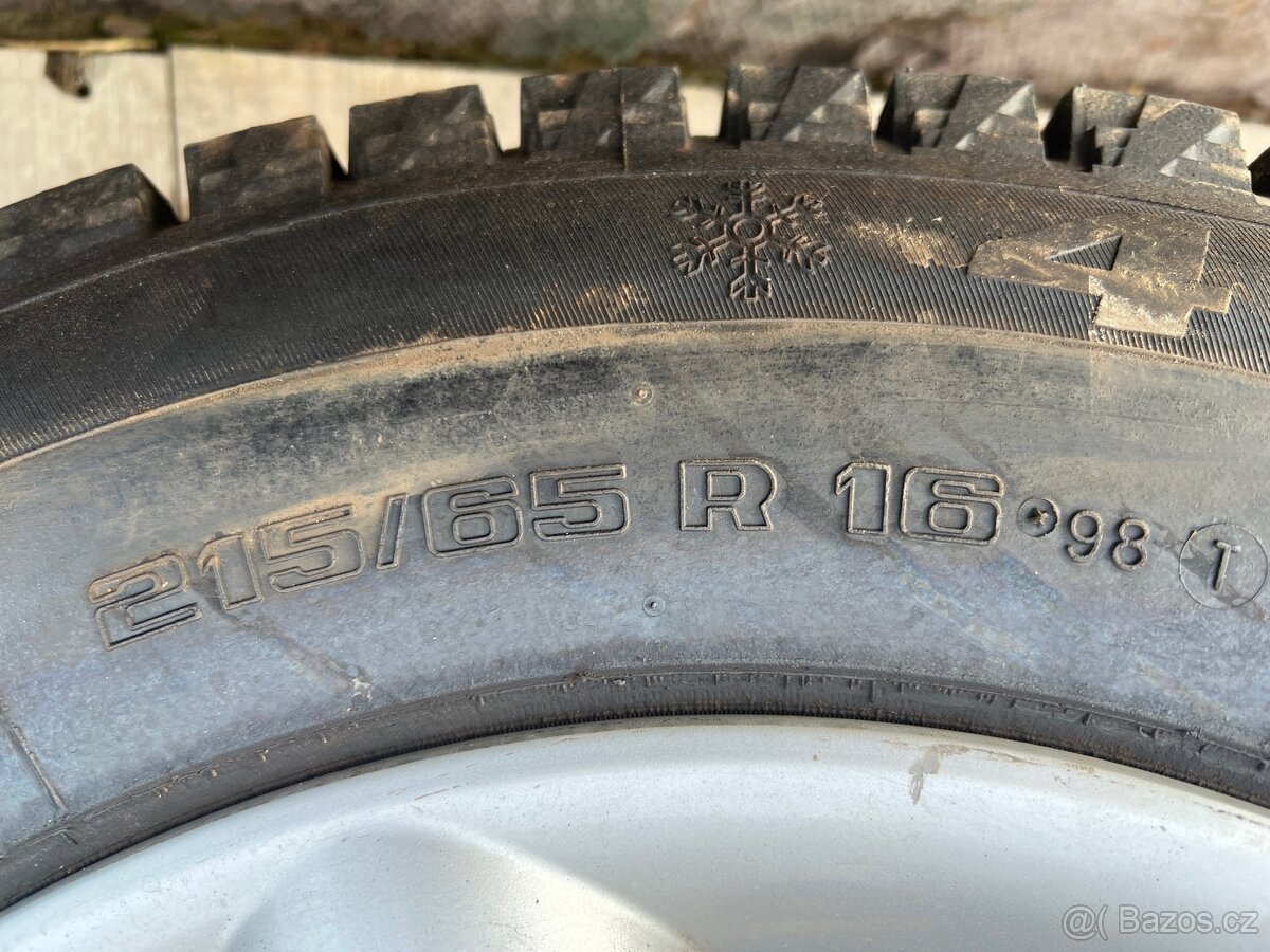 Sada kol Nissan X-trail 215/65 R16 - 7