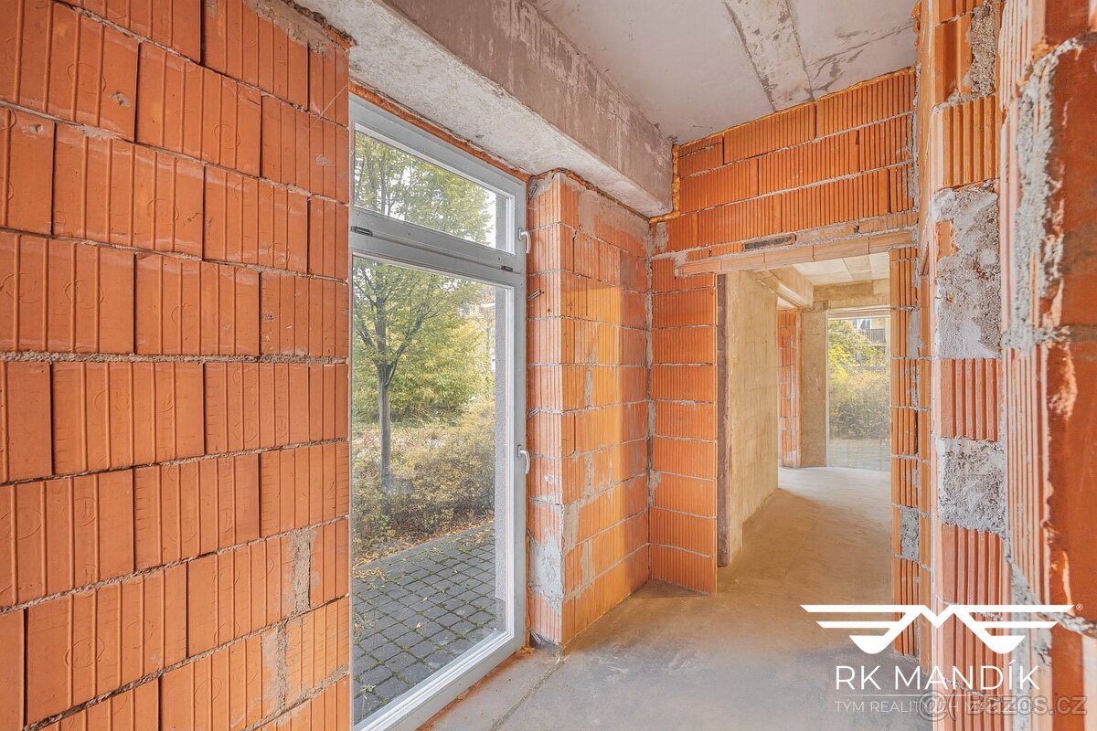 Prodej obchodního prostoru 90 m², Odolena Voda, ev.č. 700 - 7