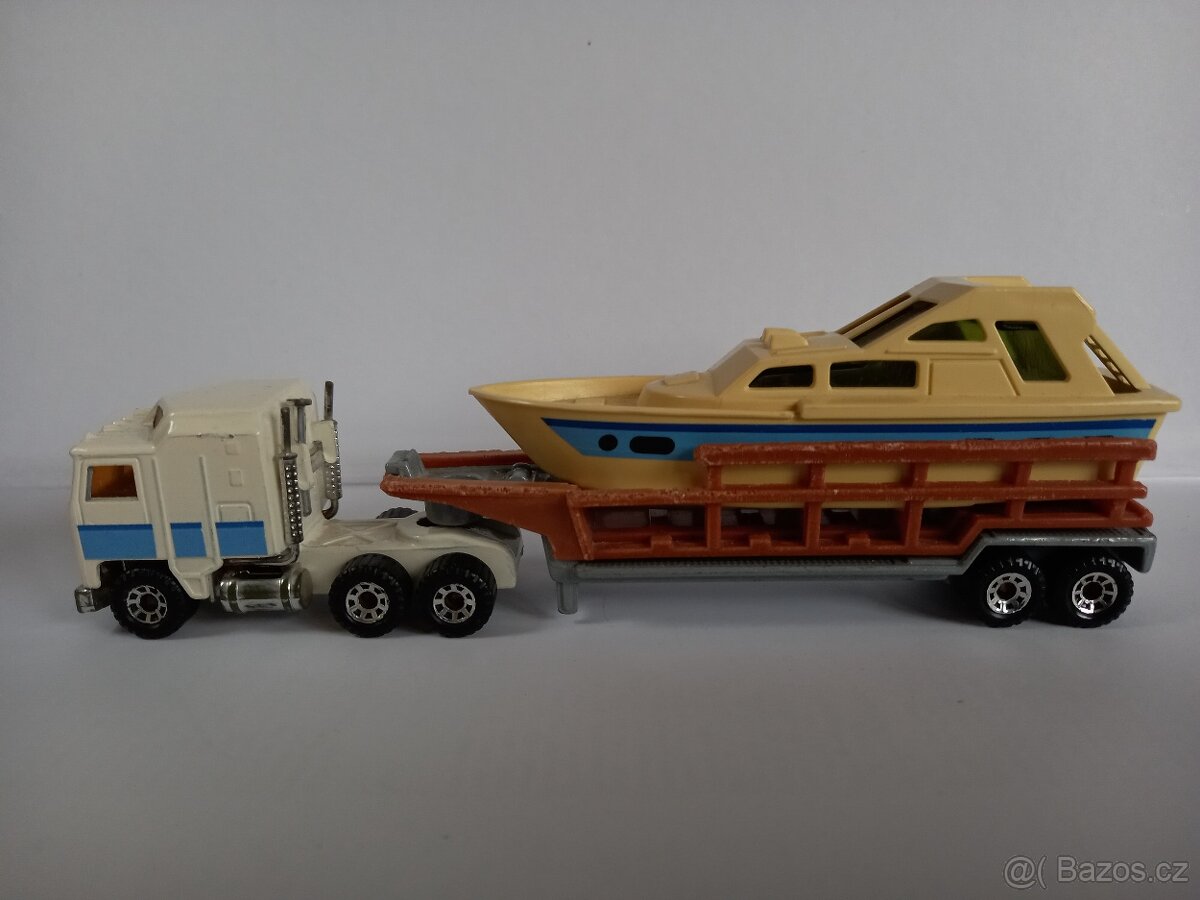 MATCHBOX CONVOY - KENWORTH BOAT - 7