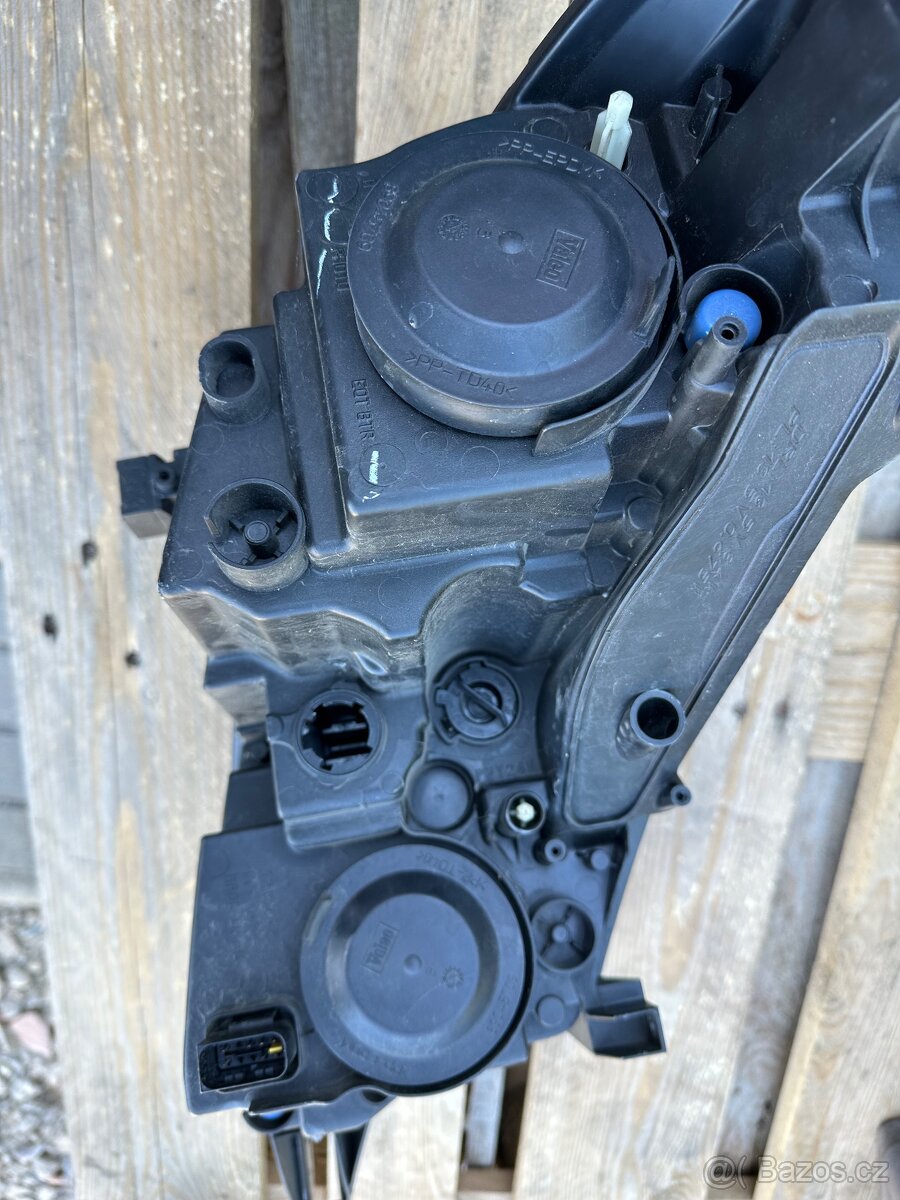 Levé přední světlo Peugeot 2008 před facelift - 7