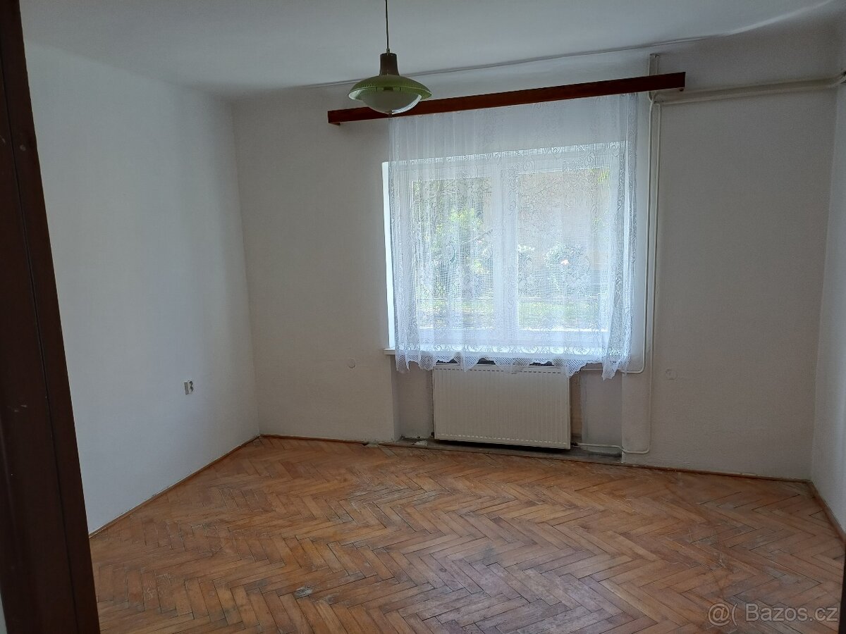 Pronajmu - rodinný dům Vila 6+1 v Litovli - 7