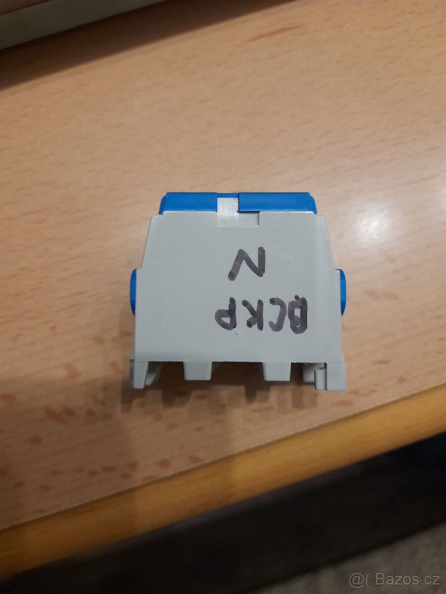 SFT přepínače a svorky - 7