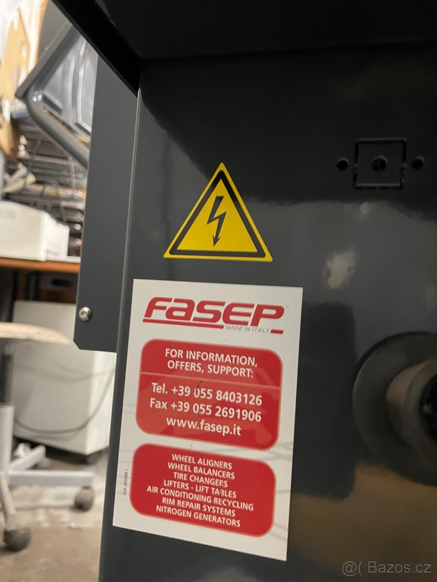 Vyvažovačka kol FASEP B328 – automatické upínání - 7