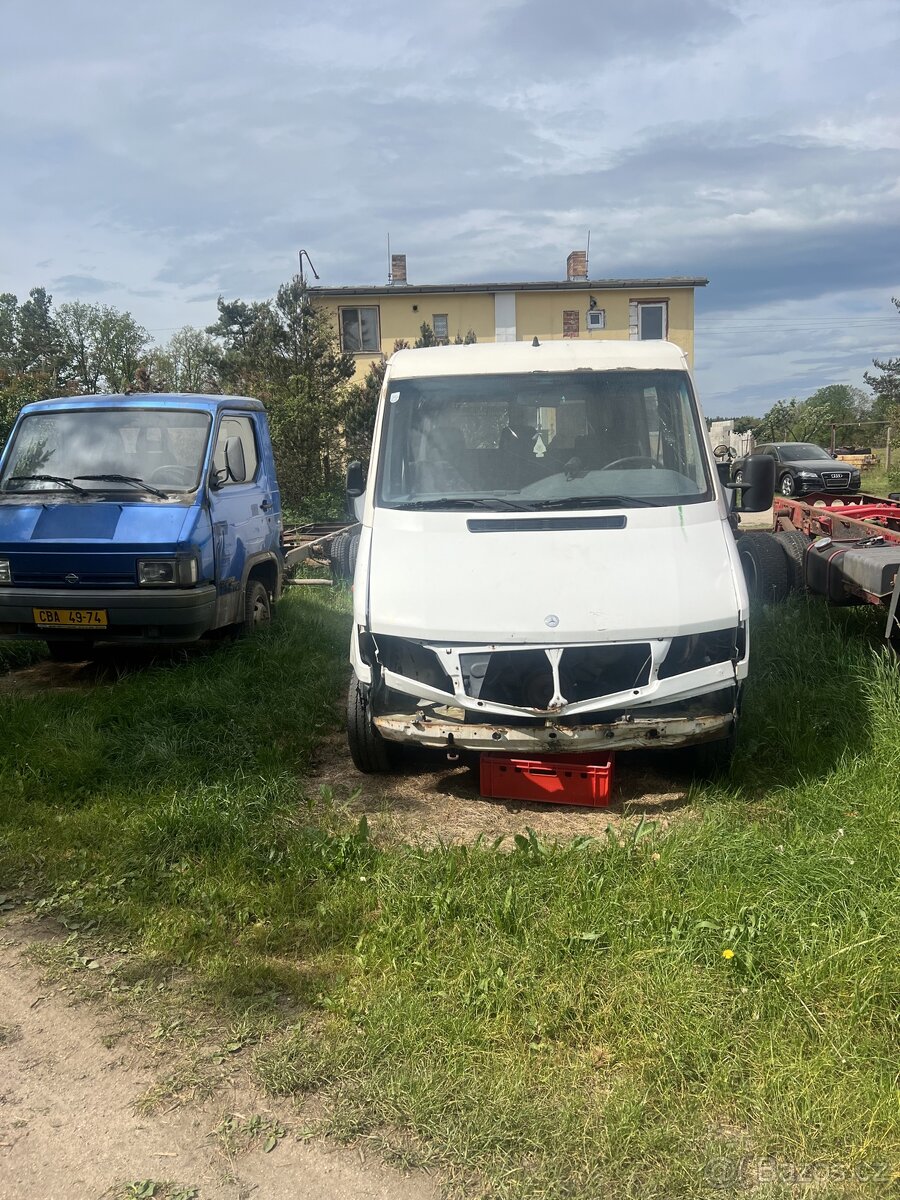 Prodám díly na mercedes sprinter 2,9 - 7