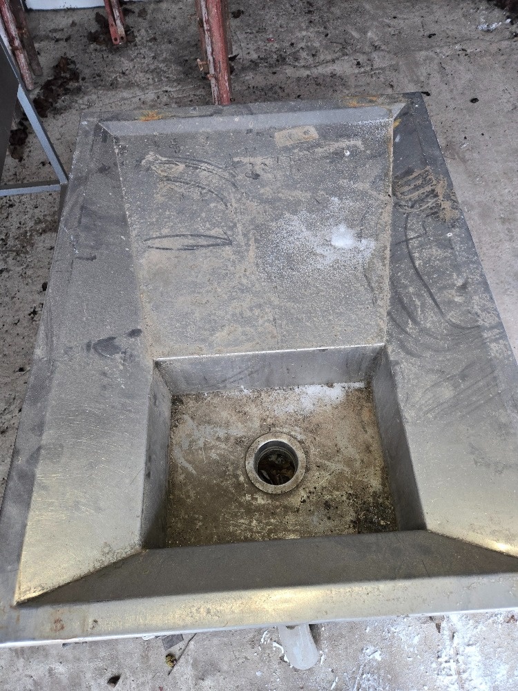 Profi stůl s elektrickým drtičem - 7