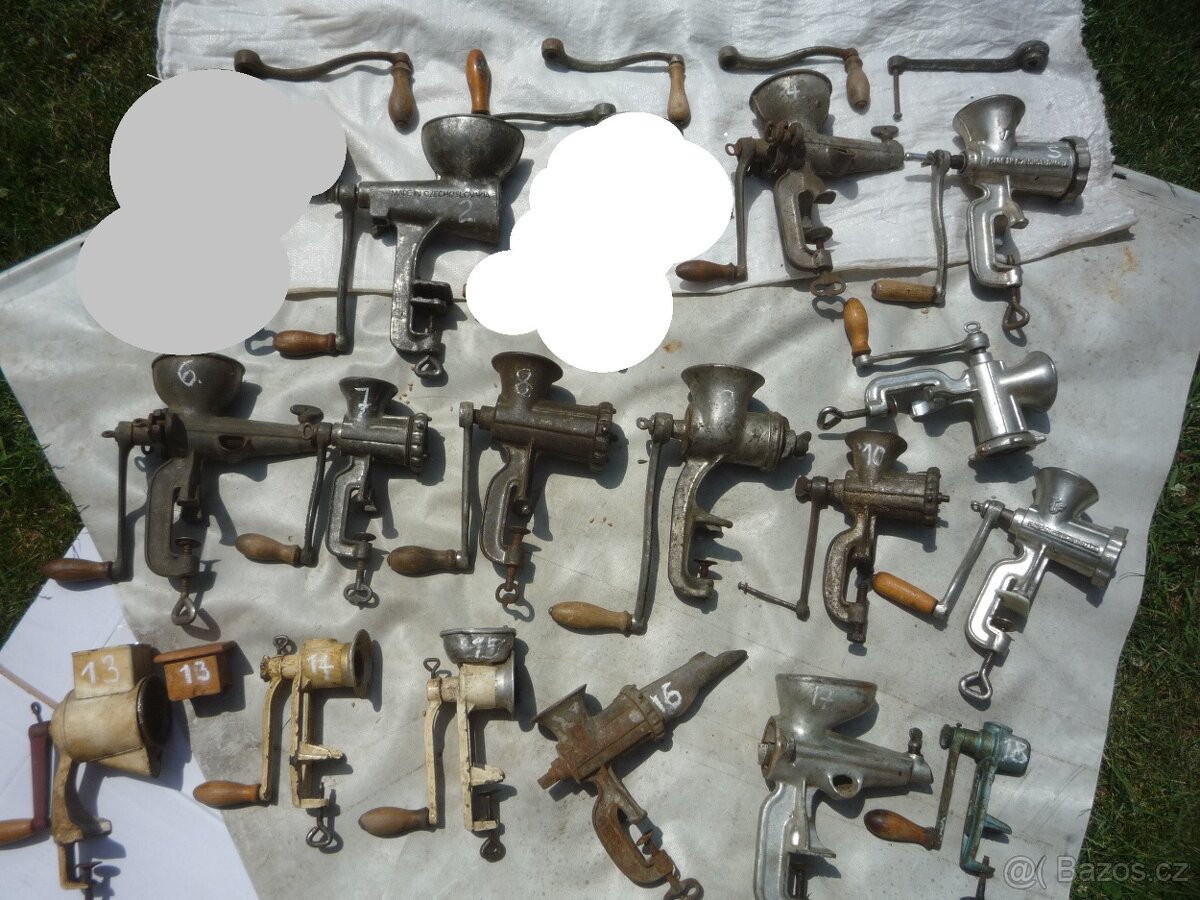 prodám různé staré kuchyňské vybavení....vánoční stojany... - 7