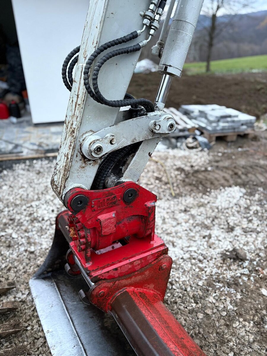 Prodám pásový bagr Takeuchi TB240 POWERTILT - 7
