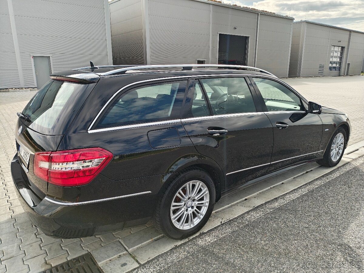 Mercedes-Benz E350 CGI - 7