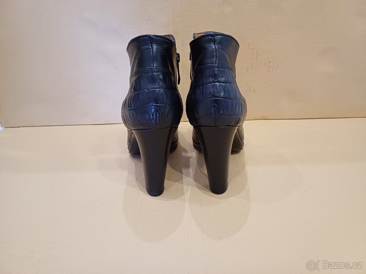 Černé kožené kotníkové boty vel.40 - 7