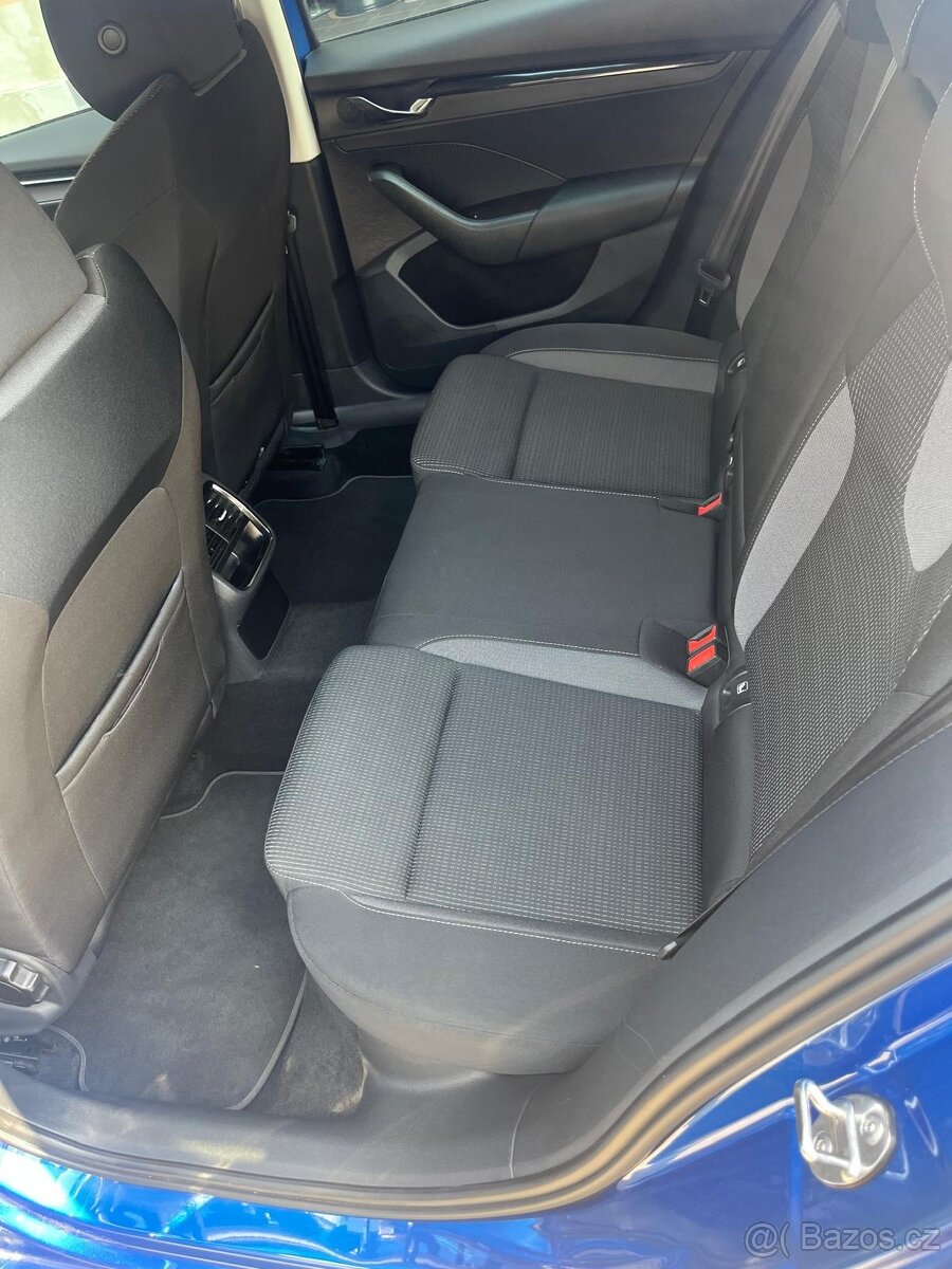 Škoda Octavia Combi 2.0 TDI DSG Executive - 7