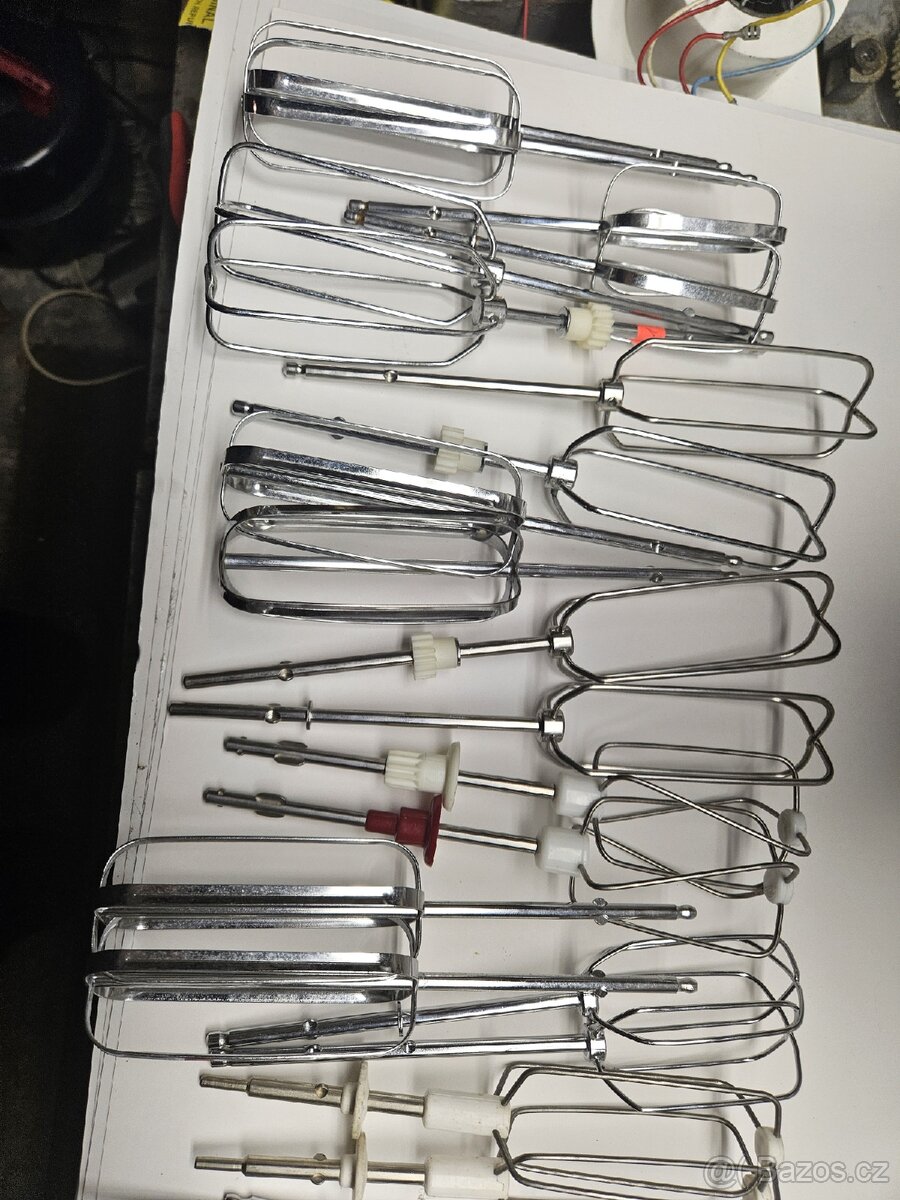 RÚZNÉ METLY A HÁKY - 7