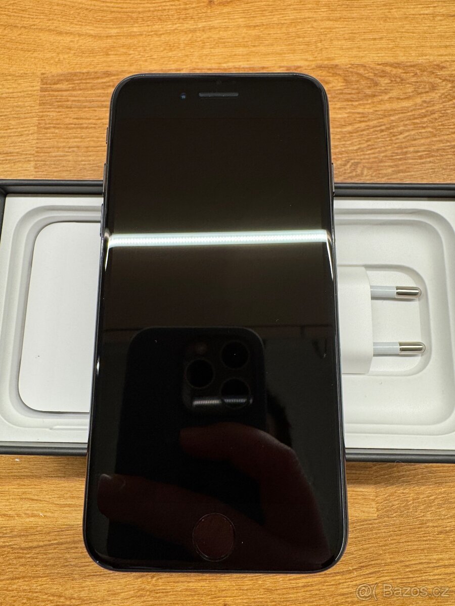 iPhone 7 Jet Black 128GB nový - 7