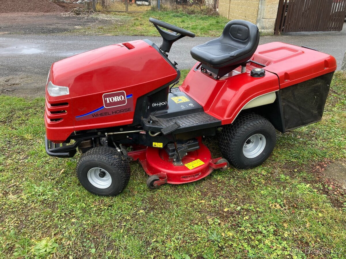 Zahradní traktor Toro DH 200 ( Karsit ČR ) - 7