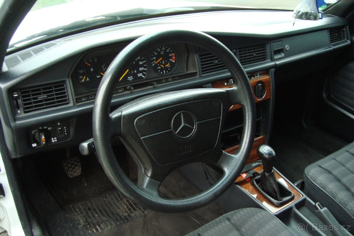 Mercedes Benz 190 W-201 - 7