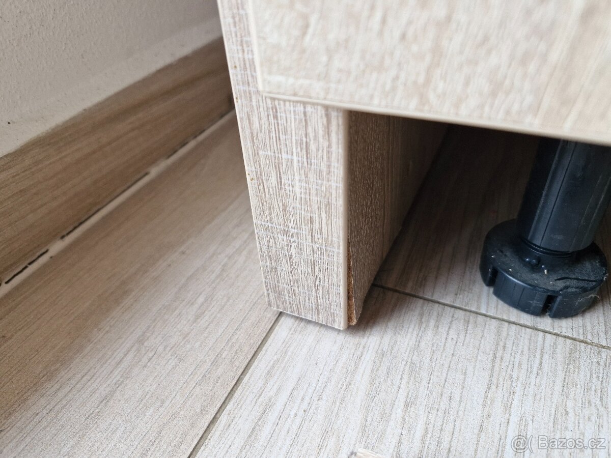 Kvalitní skříně/komody - do obýváku + peřiňák - 7