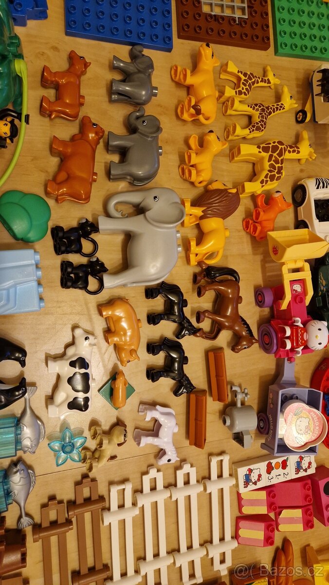 Souprava LEGO Duplo, mnoho figurek, zvířátek a vozítek - 7