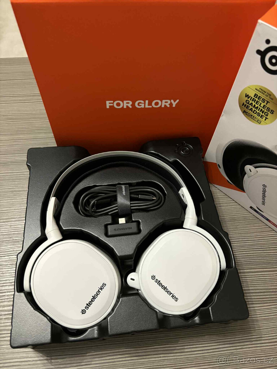 Sluchátka SteelSeries Arctis Nova 7+ White - 7