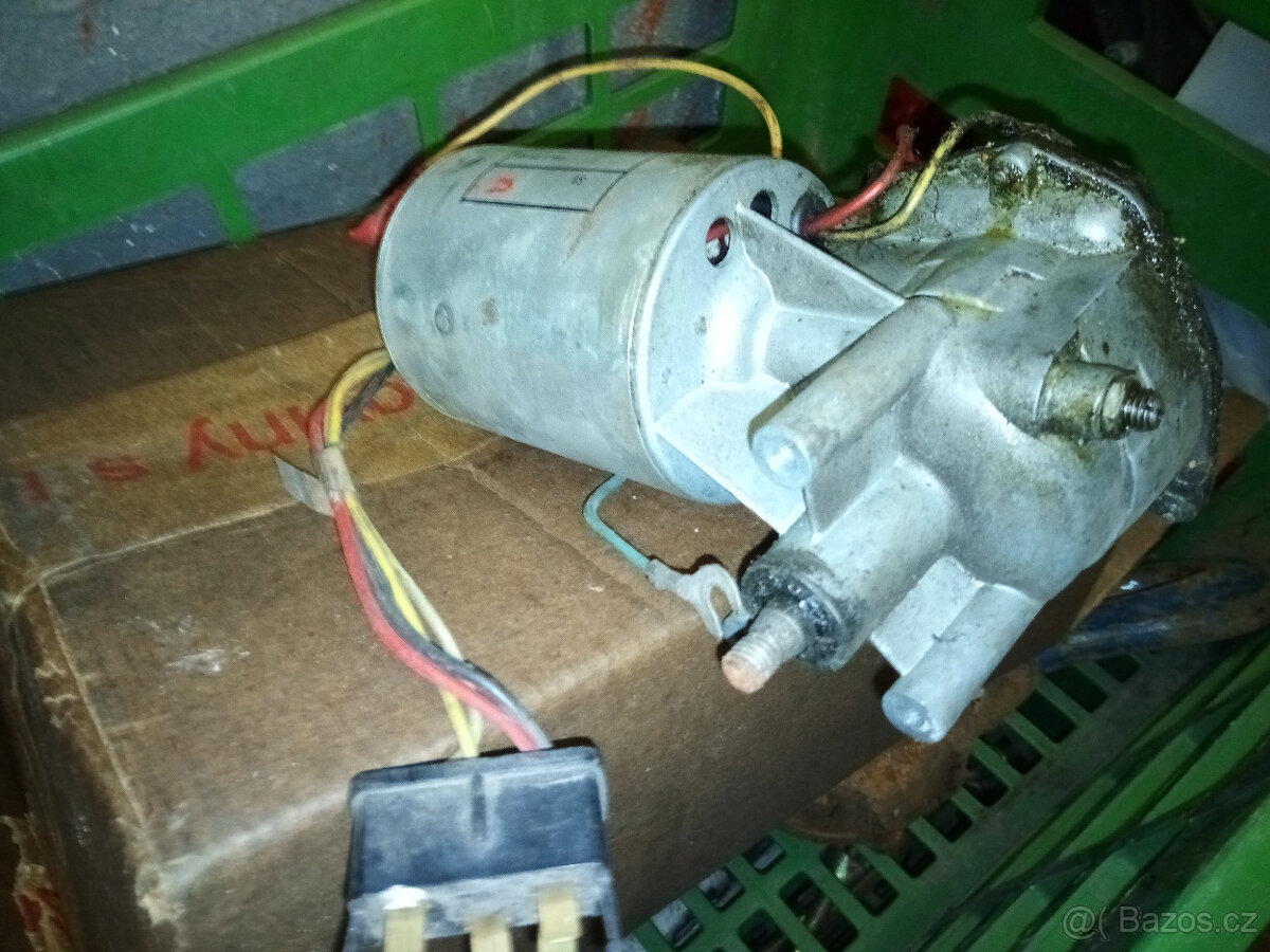 Motorek stěračů ŠKODA - 7