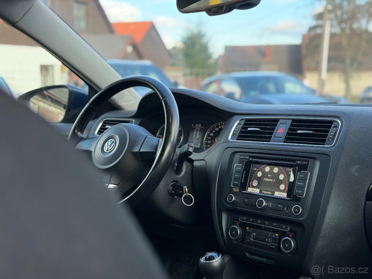 VW Jetta 1.6TDi NAVI-MANUAL-SERVIS - 7