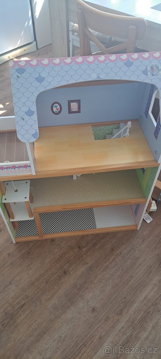 Dřevěný domeček pro panenky - 7