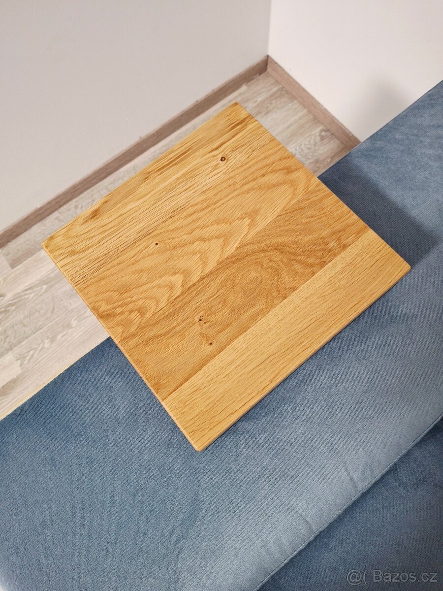 Dubový odkládací stolek - 7