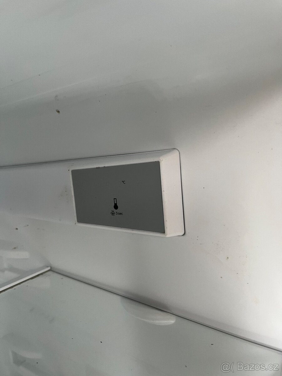 Prodám malou ledničku s mrazákem AEG - 7