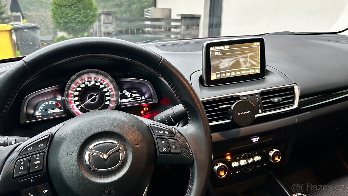 Mazda 3 benzinový 2.0 88kw 1. Majitel - 7