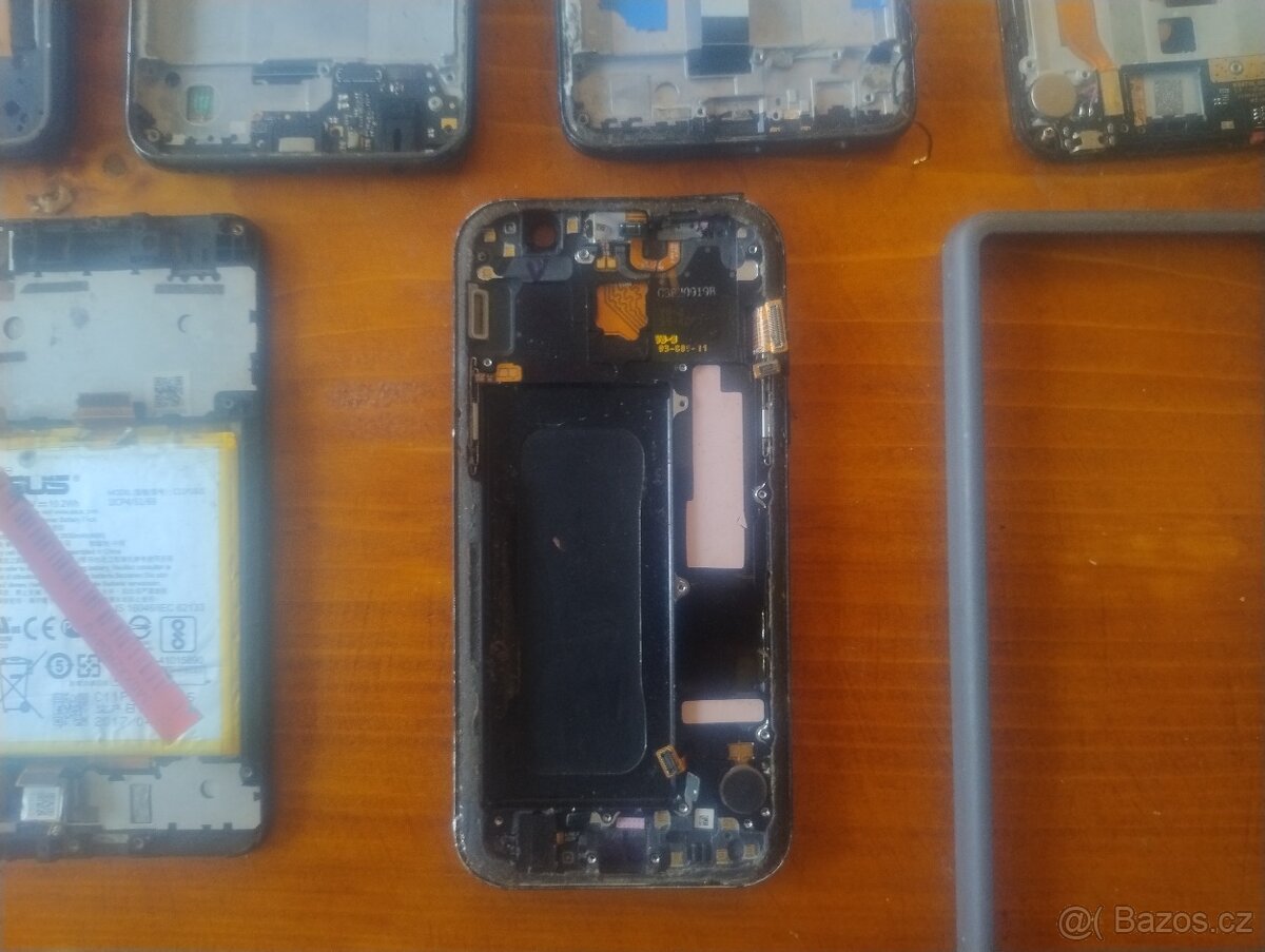 Prodám tyto mobilní telefony Nefunkční - 7