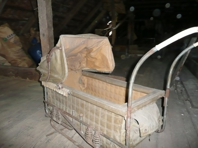 Historické kočárky ze staré půdy - 7